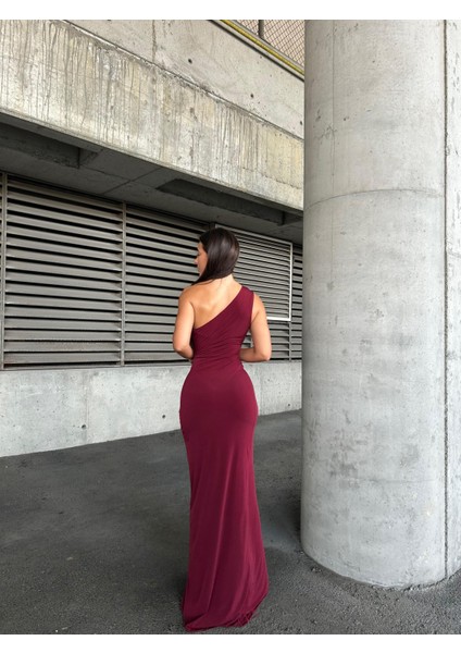 Tek Omuz Detaylı Sandy Kumaş Elbise 583181 Koyu Bordo fiyatları