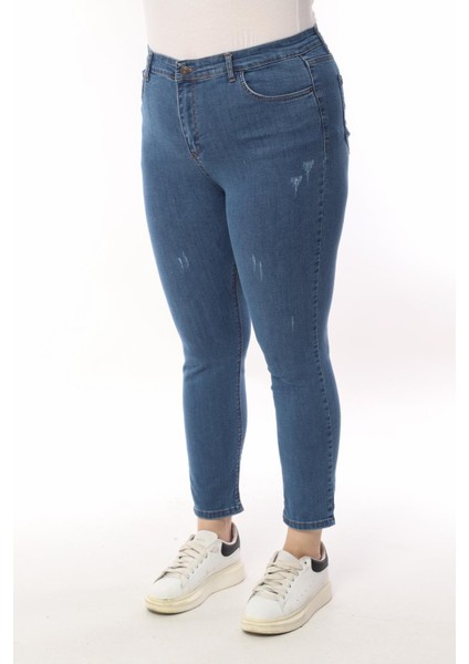 Kadın Battal Tırnaklı Taşlamalı Jeans modelleri