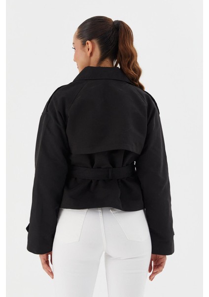 Beli Kuşaklı Crop Trençkot Sıyah indirimleri