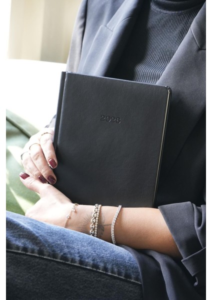 Business 2026 Günlük Ajanda 17x24cm Sert Kapak Ivory 80gr. Ayraçlı modelleri