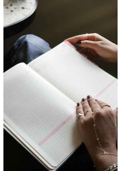 Business 2026 Günlük Ajanda 17x24cm Sert Kapak Ivory 80gr. Ayraçlı indirimleri