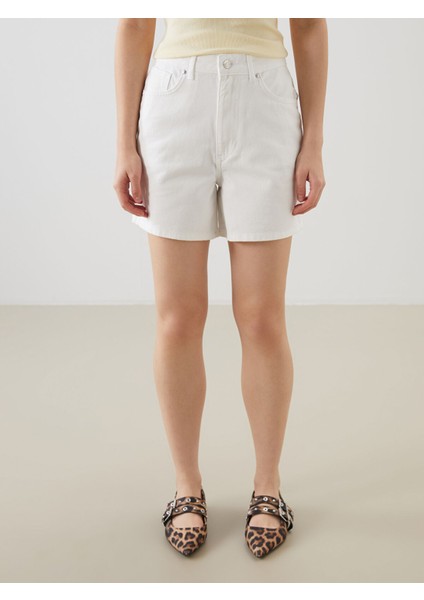 Yeni Sezon Standart Fit Kadın Jean Şort fiyatları