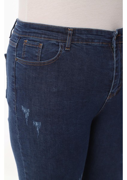 Kadın Battal Tırnaklı Taşlamalı Jeans fırsatları