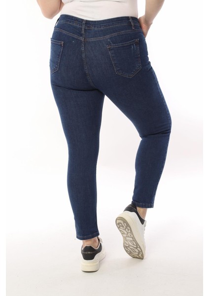 Kadın Battal Tırnaklı Taşlamalı Jeans indirimleri