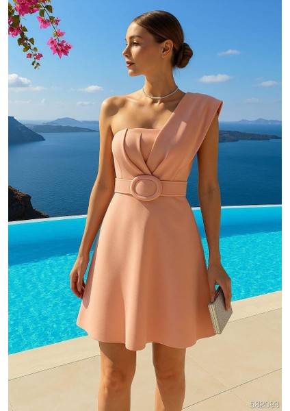 Esnek Dalgıç Kumaş Omuz Detay Tasarımlı Kemerli Mini Abiye Elbise 582093 Pudra