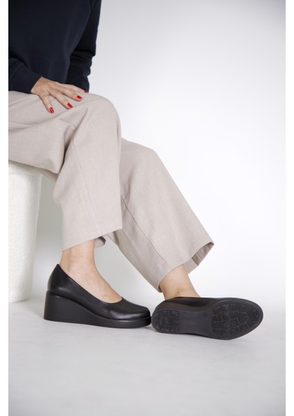 215551114-1 Siyah Deri Napa Kadın Topuklu Ayakkabı