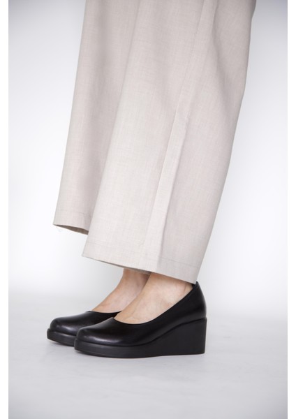 215551114-1 Siyah Deri Napa Kadın Topuklu Ayakkabı fiyatları