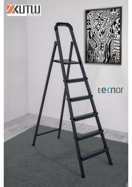 Kutlu Dayanıklı Metal Basamaklı Merdiven
