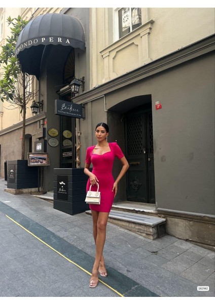 Kalp Yaka Vaktakı Mini Krep Elbise 582982 Füşya fiyatları
