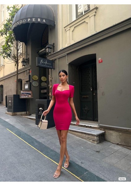 Kalp Yaka Vaktakı Mini Krep Elbise 582982 Füşya modelleri