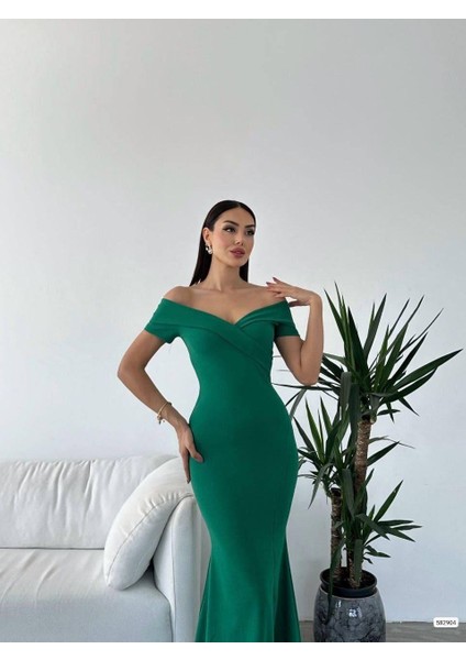 Krep Kumaş Kısa Kollu Kayık Yaka Yırtmaç Detay Maxi Boy Abiye Elbise 582904 Zümrüt modelleri