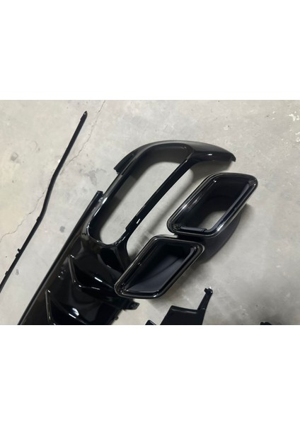 Mercedes W205 Makyajsız Uyumlu C63 Için Makyajlı Dönüşüm Seti fiyatları