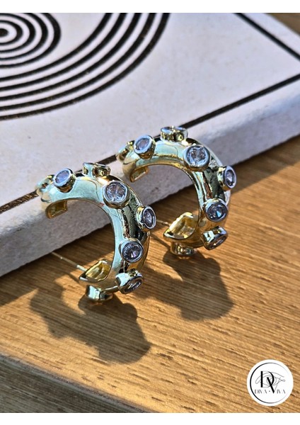 - Glow Earrings – Gold Kaplama Taş Detaylı Halka Kadın Küpe (KOD-332) modelleri