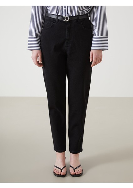 Yeni Sezon Beli Kemerli Mom Fit Kadın Jean Pantolon fiyatları