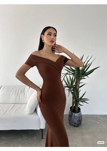 Krep Kumaş Kısa Kollu Kayık Yaka Yırtmaç Detay Maxi Boy Abiye Elbise 582904 Kahverengi modelleri