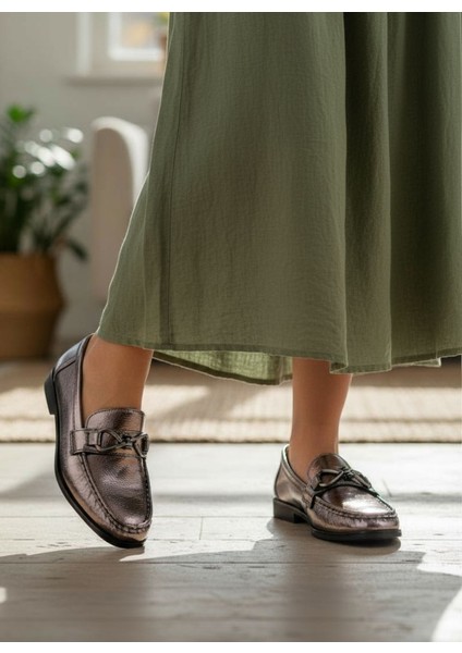 6090 Metalik Platin Renk Kadın Loafer Ayakkabı indirimleri