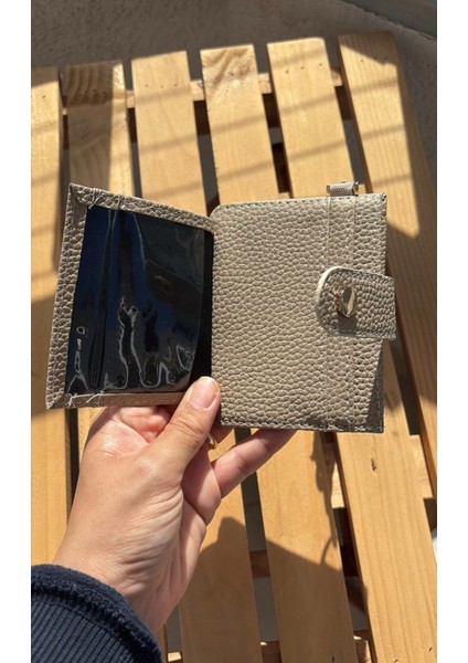 Kadın Çıtçıt Kapamalı Anahtarlık ve Kartlık Detaylı Cüzdan fırsatları