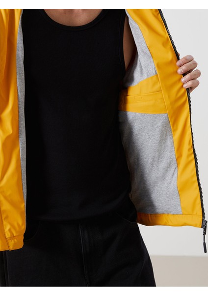 Yeni Sezon Standart Kalıp Kapüşonlu Erkek Ince Mont fırsatları