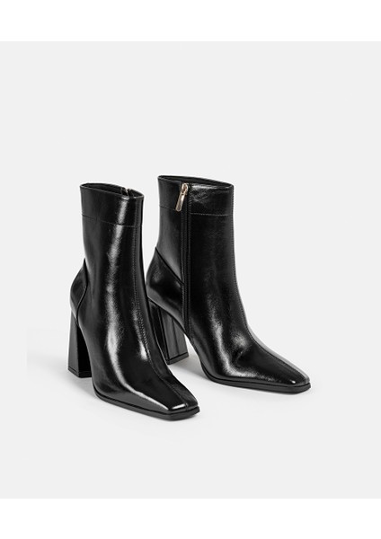 Blok Topuklu Deri Görünümlü Bot IW6250034016001 modelleri
