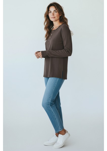 Kadın Yaka Düğme Detaylı Mevsimlik Bluz modelleri