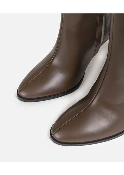 Deri Görünümlü Topuklu Çizme IW6250035012074 fırsatları