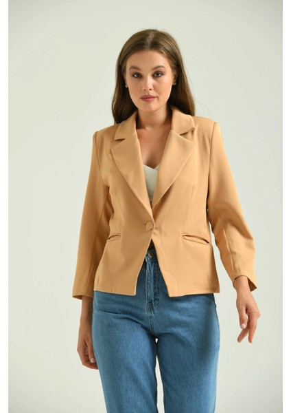 Kadın Blazer Ceket Bel Boy Vatkalı Tek Düğmeli Blazer Bej - T026