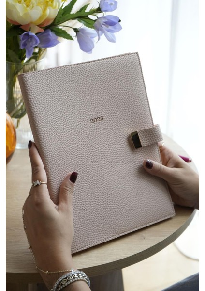 Exclusive 2026 Haftalık Ajanda A4 (19x25cm) Ivory 100gr. İçi Değişebilir fiyatları