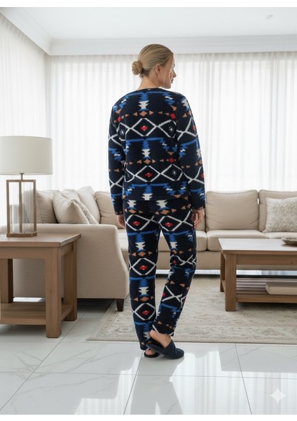 Kadın Lacivert Peluş Pijama Takımı fırsatları