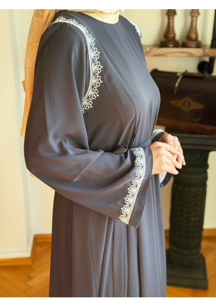 Antrasit Abaya Kol Nakışlı Medine Ipeği Elbise 5060 fiyatları
