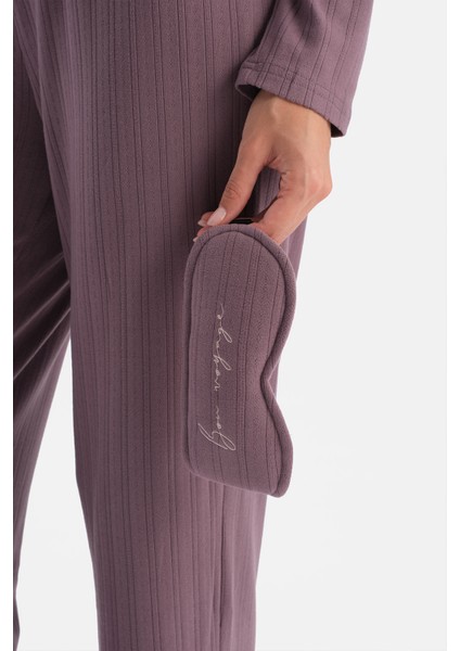 Poıntel V Yaka Tişört Pantolon Seyahat Pj Seti