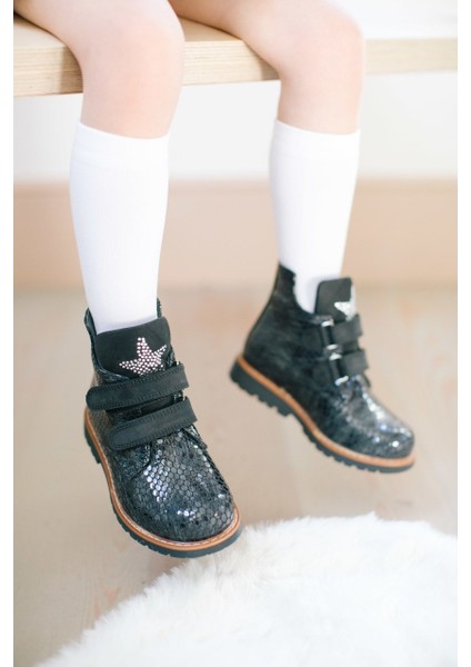 Siyah Yıldızlı Deri Çocuk Botu fiyatları