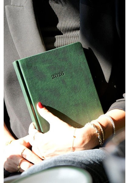 Business 2026 Günlük Ajanda 17x24cm Sert Kapak Ivory 80gr. Ayraçlı