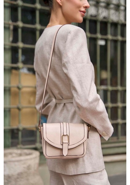 Krem Kadın Tokalı Deri Görünümlü Mini El ve Omuz Çantası modelleri