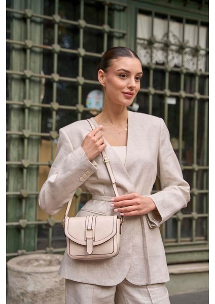 Krem Kadın Tokalı Deri Görünümlü Mini El ve Omuz Çantası fırsatları