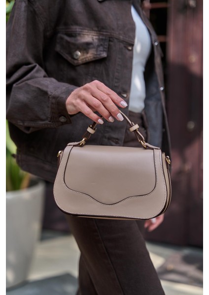 Vizon Kadın Kapaklı Çapraz Askılı El ve Omuz Çanta modelleri