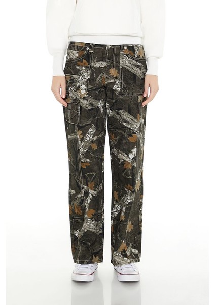 Yaprak Desenli Wide-Leg Kargo Pantolon fırsatları
