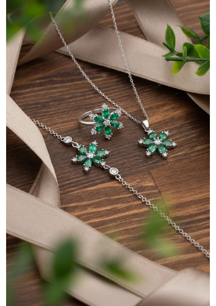 925 Ayar Zümrüt Taşlı Rodyum Lotus Çiçeği 3'lü Gümüş Set (Kolye-Bileklik-Yüzük)