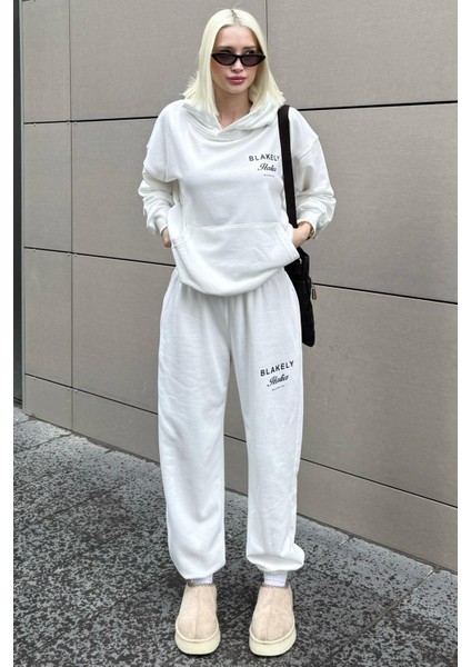 Beyaz Kapüşonlu Sırt Baskılı Kadın Eşofman Takımı MG2187