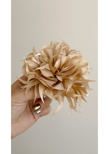 Saçaklı Kumaş Beyaz Çiçek Broş, Kumaş Gül Broş Yaka Iğnesi, Düğün Çiçek Gelin Çiçek fiyatları