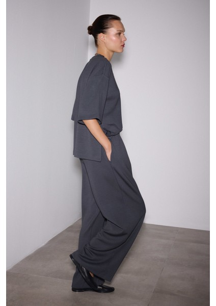 Yırtmaçlı Loose Fit Modal T-Shirt fırsatları