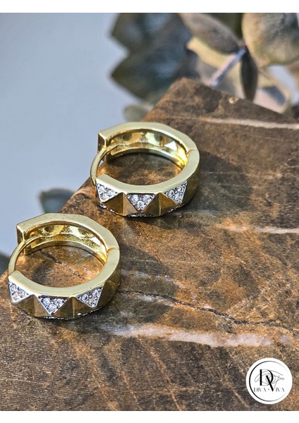 - Glow Earrings – Gold Kaplama Taş Detaylı Kadın Küpe (KOD-331) modelleri