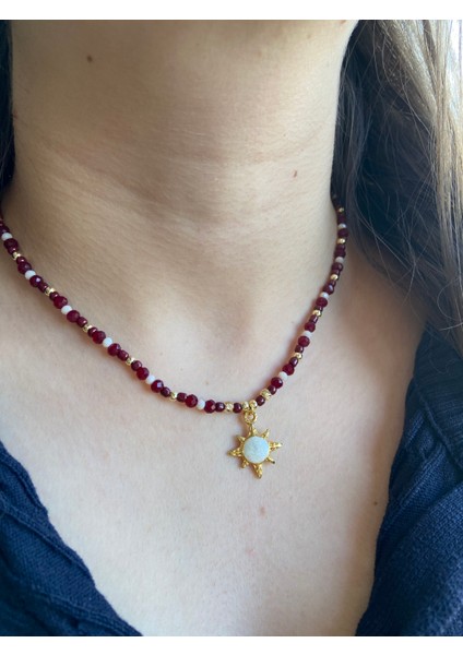 Kadın Tasarım Bordo Kristal Boncuklu Çelik Güneş Uçlu Kolye fiyatları