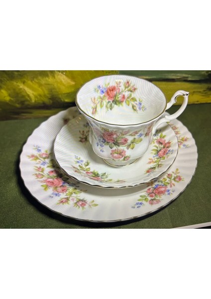 Royal Albert Moss Rose Çay Kahve Fincanı Fincan Tabağı ve Pasta Tabağı