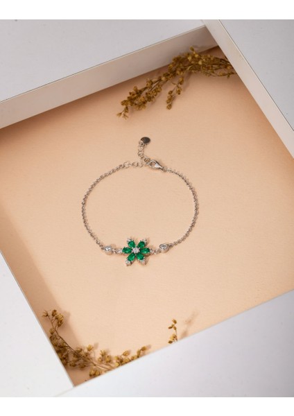 925 Ayar Zümrüt Yeşil Taşlı Rodyum Lotus Çiçeği Gümüş Bileklik
