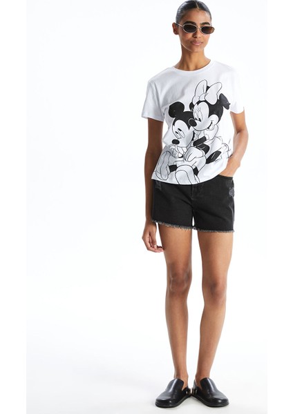 Yeni Sezon Dar Fit Yırtık Detaylı Kadın Jean Şort