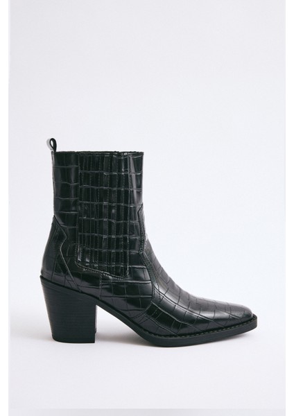 Bot 2503 - Küt Burun Bileği Lastikli Siyah Croc Kadın Bot fiyatları