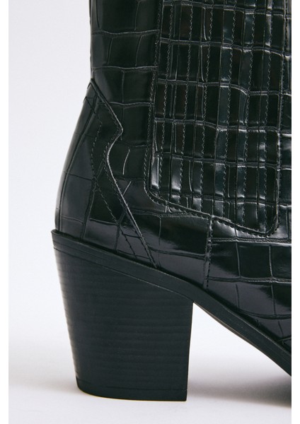 Bot 2503 - Küt Burun Bileği Lastikli Siyah Croc Kadın Bot fırsatları