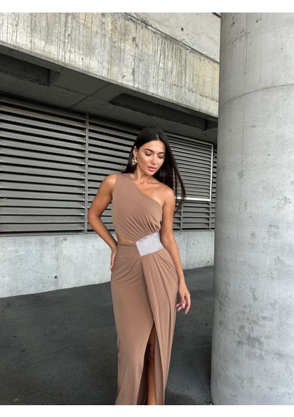 Tek Omuz Detaylı Sandy Kumaş Elbise 583181 Vizon fiyatları