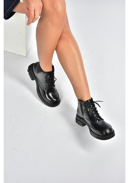 V312400309 Siyah Kalın Tabanlı Bağcıklı Kadın Bot