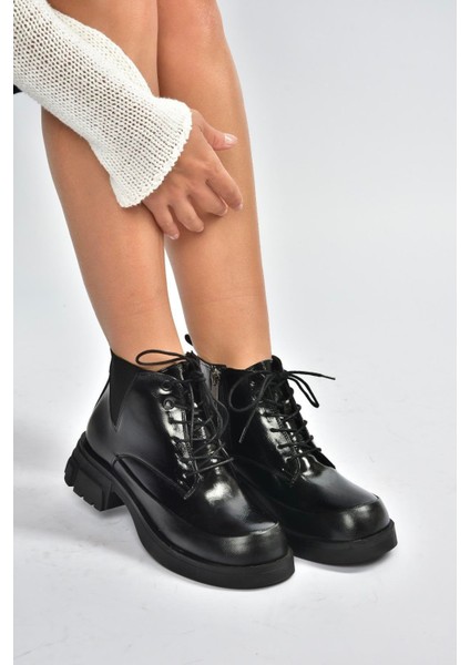 V312400309 Siyah Kalın Tabanlı Bağcıklı Kadın Bot fırsatları